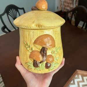 Mushroom Canister